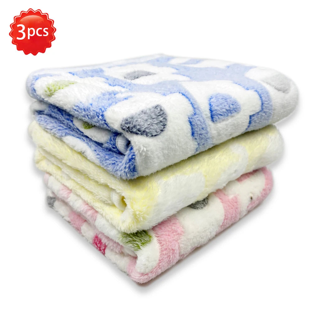 Soft Pet Dog Blanket Winter Coral Fleece Blanket Comfortable Cat Dog Bed Sheet Sofa Blanket Warm Sleeping Blanket Pet Supplies